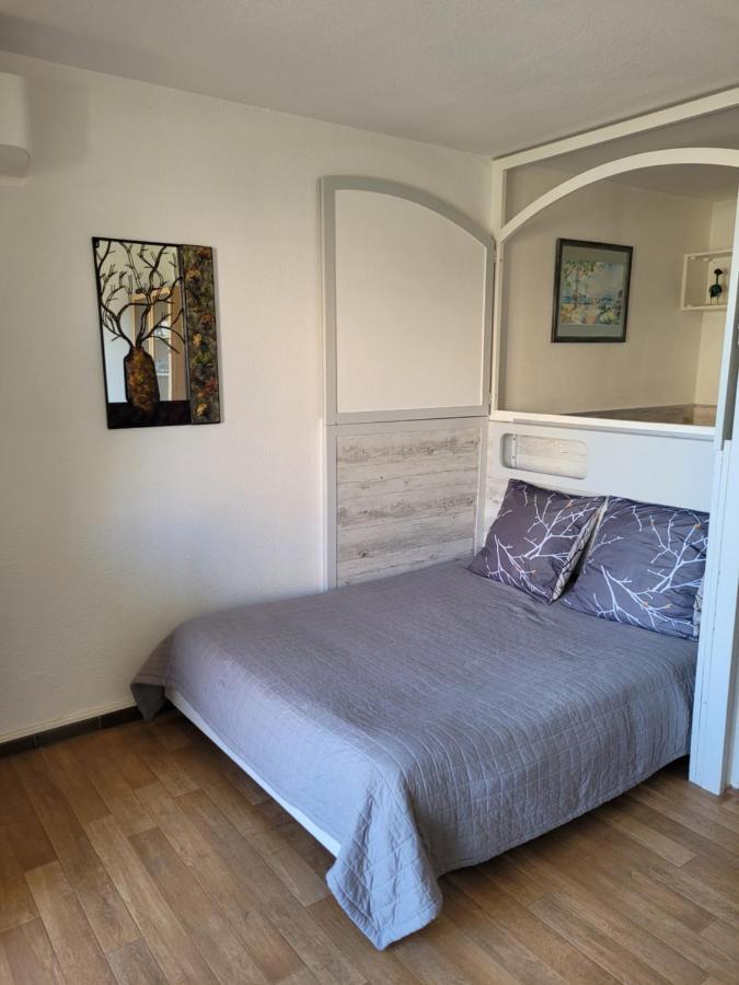 Apartamento Studio Port D' Hyeres Vue Mer Et Sur Les Iles D'Or Exterior foto
